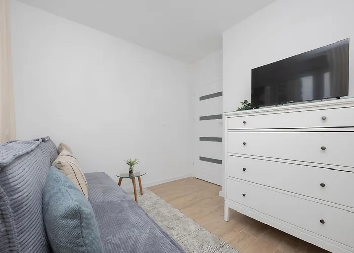 Komfortowy Apartament W Warszawie Z Dwiema Sypialniami Blisko Rzeki By Rent Like Home